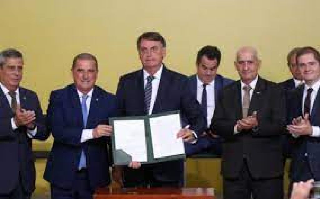 Governo publica medida provisória para regulamentar o trabalho remoto