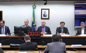 Proposta para cobrar Imposto de Importação em compras pela internet divide opiniões na Câmara