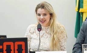 Comissão aprova direito de pais tirarem férias no mesmo período do recesso escolar do filho com deficiência