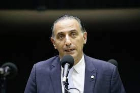 Projeto regulamenta tributação de trusts no Brasil