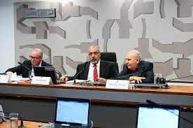 Debatedores buscam consenso sobre oposição à contribuição sindica