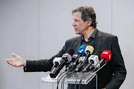 Ministro da Fazenda comenta veto a desoneração da folha de pagamento