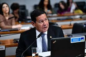Assinatura eletrônica se equipara a firma reconhecida em cartório, aprova CCDD  