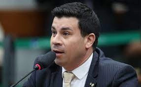 Relatório setorial de Trabalho e Previdência do Orçamento de 2024 indica aumento menor do salário mínimo
