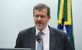 Projeto concede parcelas rescisórias a aposentado por incapacidade permanente