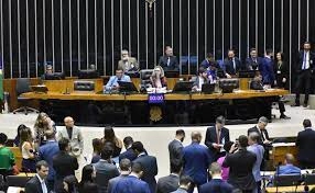 Câmara aprova regime de urgência para projeto que amplia isenção do Imposto de Renda