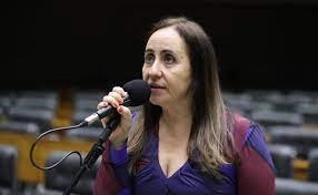 Projeto adia para 2026 publicação de relatórios de igualdade salarial por empresas