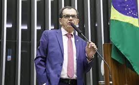 Projeto concede incentivos fiscais para empresas que contratarem mulheres com mais de 50 anos