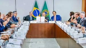 Lula sanciona lei para modernização do parque industrial