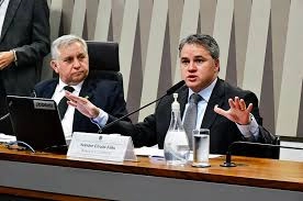 Três projetos voltam para comissão de processos administrativo e tributário