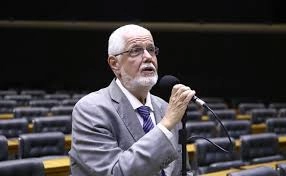 Comissão aprova projeto que prorroga dedução do IR para doações a programas de saúde