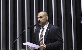 Comissão aprova projeto que permite demissão indenizada em caso de sofrimento psicológico