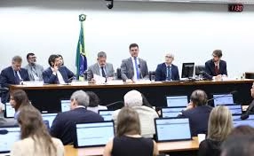 Governo afirma que mudanças no Imposto de Renda apenas criam um imposto mínimo