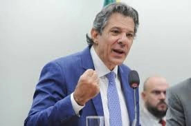 Ministro da Fazenda defende projeto do Imposto de Renda e tributação de títulos de investimento