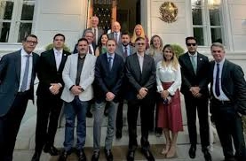 Comitiva da CNC e FENACON é recebida pelo embaixador do Brasil em Genebra