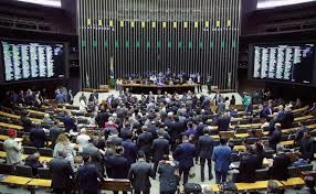 Reciprocidade tarifária e mudanças no licenciamento ambiental marcam votações da Câmara no 1º semestre