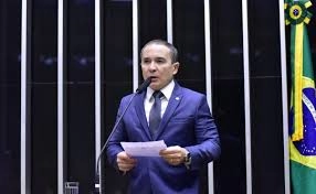 Projeto proíbe cláusula de fidelização nos contratos de prestação de serviços