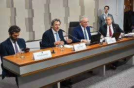 No Congresso, Haddad defende ajustes tributários para setor financeiro