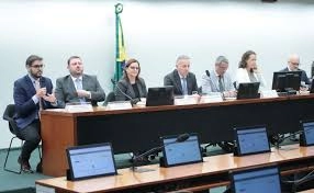 Governo estuda reduzir tributo sobre equipamentos para data centers, afirma assessor da Fazenda