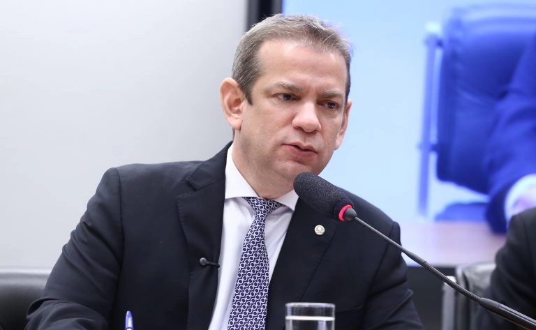 Comissão aprova proposta de isenção do Imposto de Renda a idoso com comorbidade