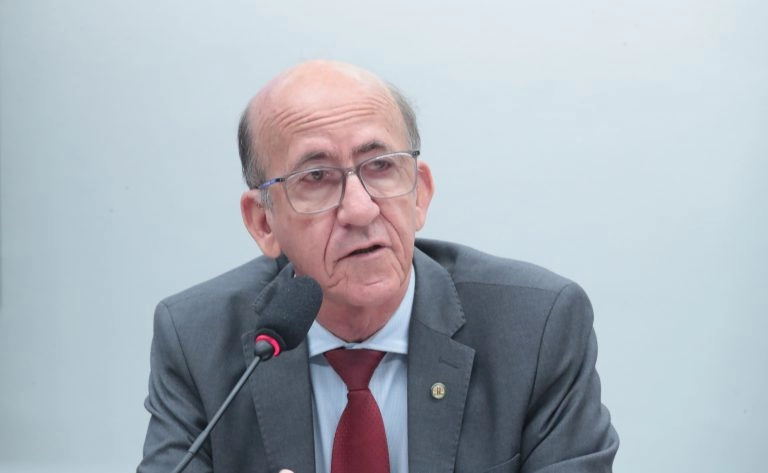 Comissão aprova projeto que isenta pessoas com mais de 75 anos do pagamento de imposto de renda e Previdência