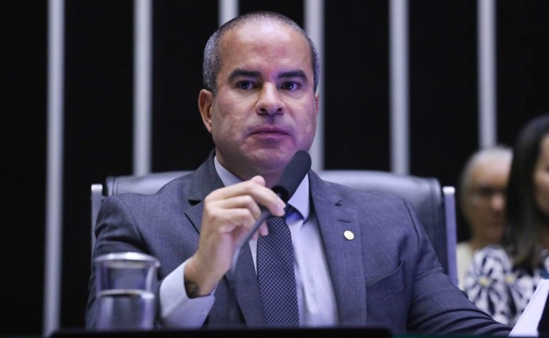 Projeto flexibiliza o cumprimento da jornada de trabalho para empregado horista