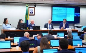 Representantes de empresas de pequeno porte pedem a deputados atualização do limite do Simples