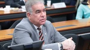 Projeto cria medidas contra tarifas abusivas no comércio exterior