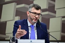 Em audiência no Senado, CNC reforça posição contrária à taxação de lucros e dividendos no PL nº 1.087/2025
