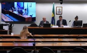 Governo afirma que 65% dos professores da educação básica ficarão isentos do Imposto de Renda