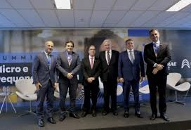 Parlamentares cobram atualização imediata do Simples Nacional em encontro na CACB