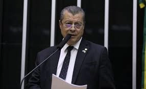 Comissão aprova inclusão da podologia na lista de serviços sujeitos ao ISS