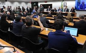 Em debate na Câmara, governo reafirma apoio ao fim gradual da escala de trabalho 6×1