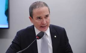 Projeto prevê correção monetária e juros para restituição de imposto de renda retido na fonte