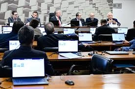 Banco Master: gestão fraudulenta limita atuação de auditores, dizem debatedores