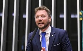 Comissão aprova redução de impostos em importação de equipamentos para automobilismo e motociclismo