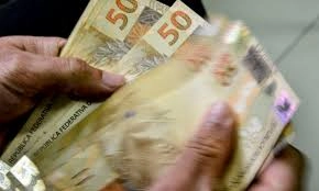Projeto regulamenta uso de restituição de IR como garantia de empréstimo