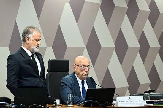 Vai à Câmara projeto que autoriza servidor federal a atuar como MEI