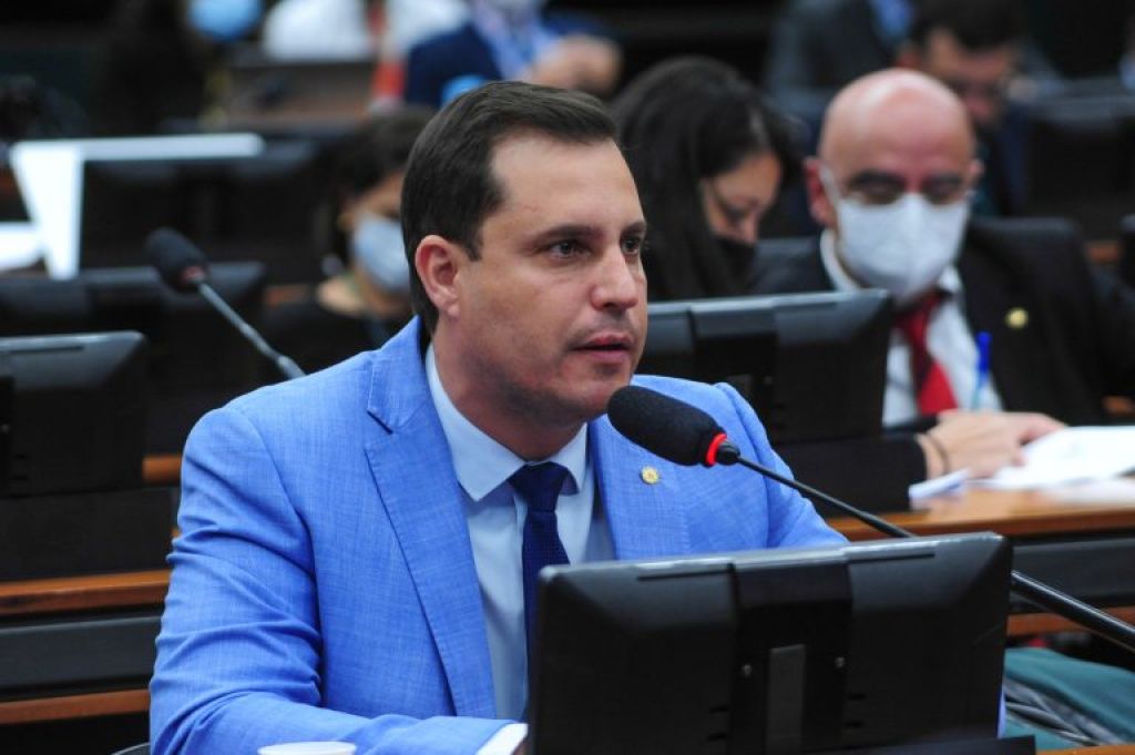 Comissão aprova projeto que torna inválidas multas não enviadas por meio eletrônico