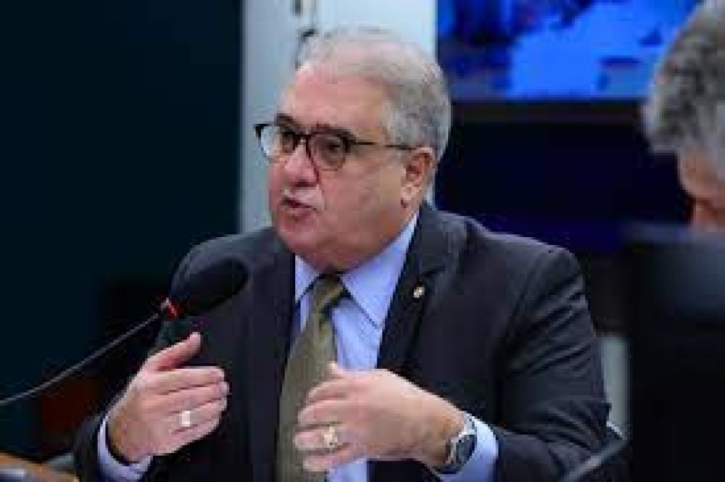 Comissão aprova proposta que prevê registro em junta comercial da emissão de debêntures no exterior