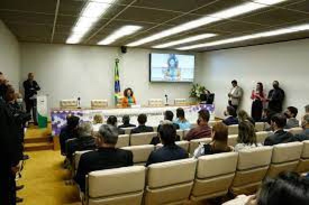 Setores econômicos cobram oferta maior de crédito e retomada do crescimento
