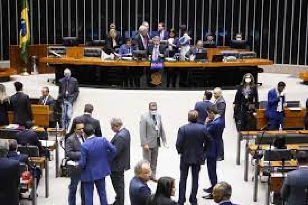 Câmara aprova projeto que prevê reembolso na tarifa de energia em razão de tributo indevido