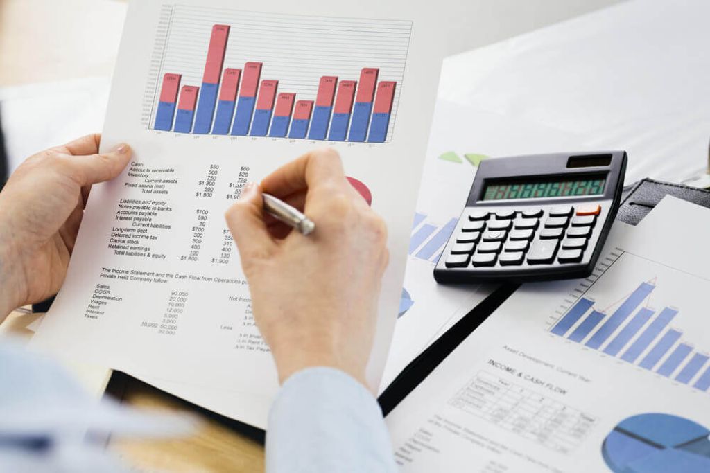 Selic a 11,75% no Brasil garante segundo lugar no ranking dos maiores juros reais, perdendo só para Rússia