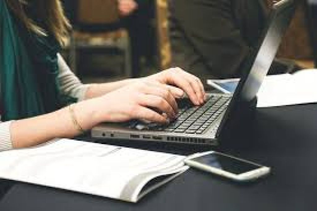 Comissão rejeita projeto que exige publicação de comunicados de sociedades anônimas só na internet