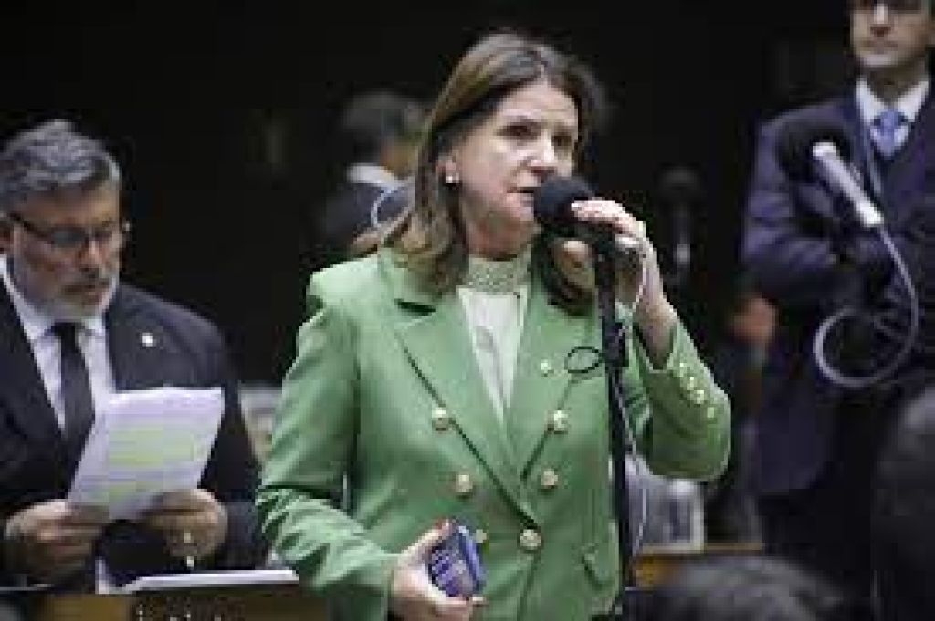 Aprovada urgência para projeto que inclui empresas do setor de saúde entre beneficiárias da desoneração da folha