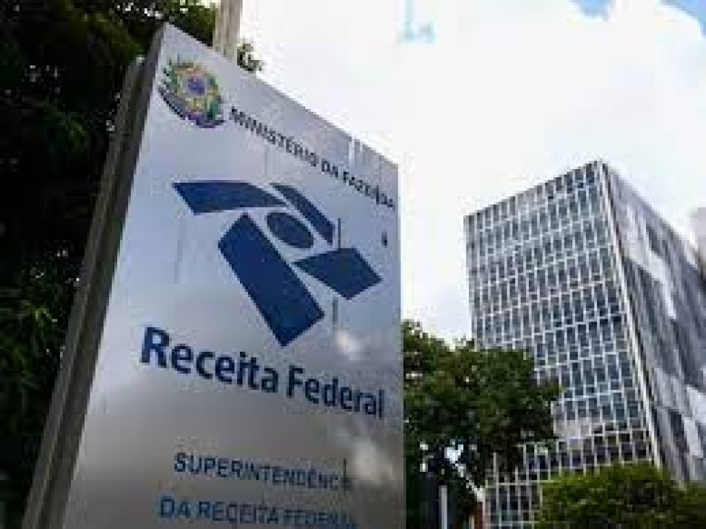 ia IR 2023: investidor já deve começar a organizar declaração para fugir da malha fina da Receita
