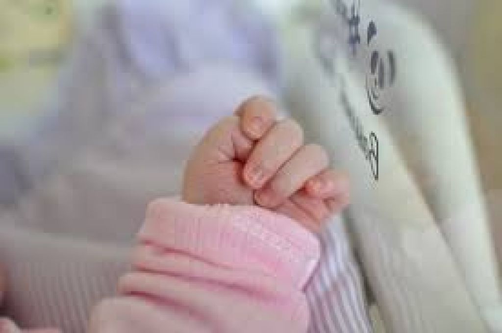 MP libera FGTS para creche e flexibiliza jornada de trabalho para mães