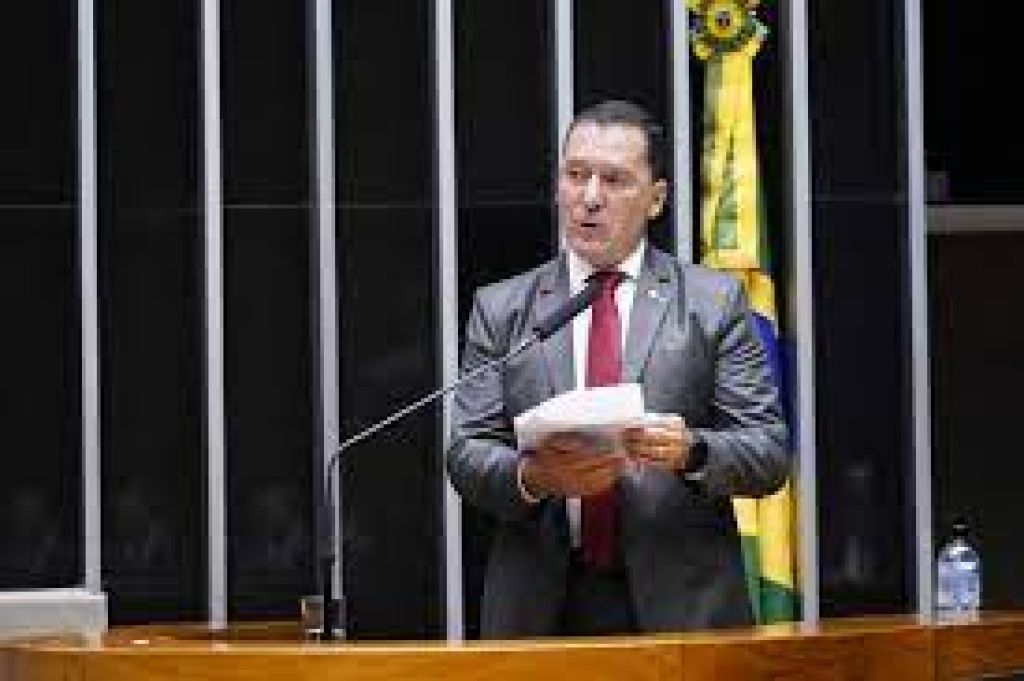 Câmara aprova MP que ajusta regras de cobrança de PIS e Cofins sobre etanol