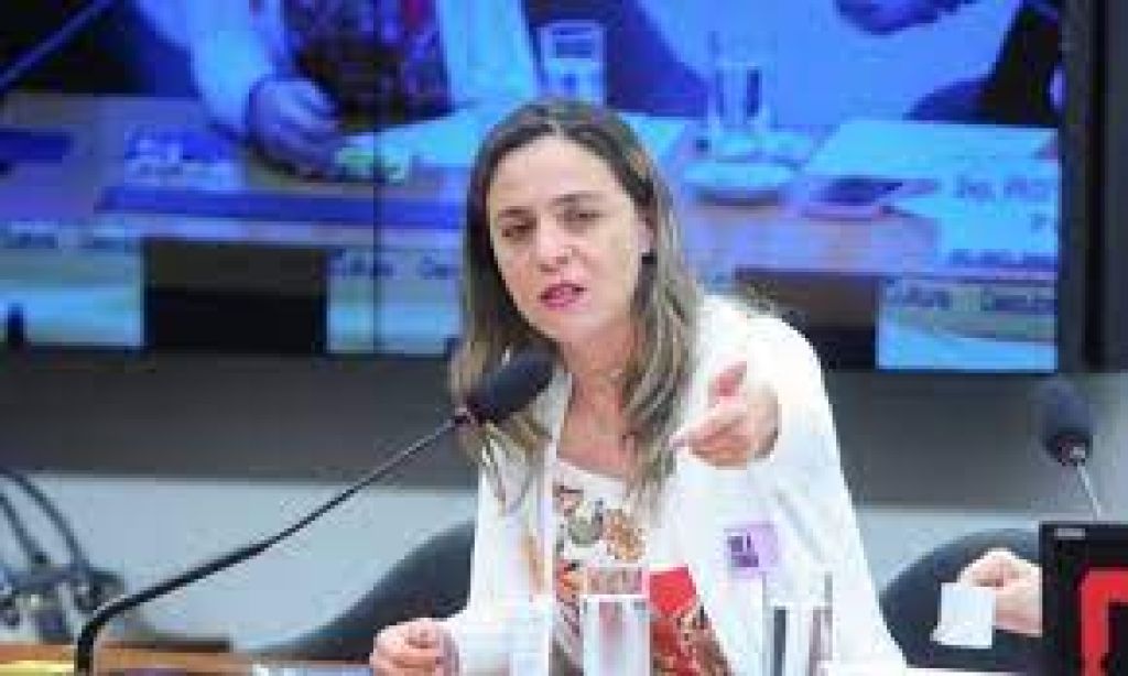 Comissão de Trabalho aprova projeto que atualiza a Lei dos Arquivos