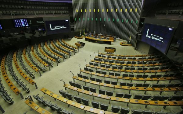 Câmara aprova PEC Emergencial em 2º turno